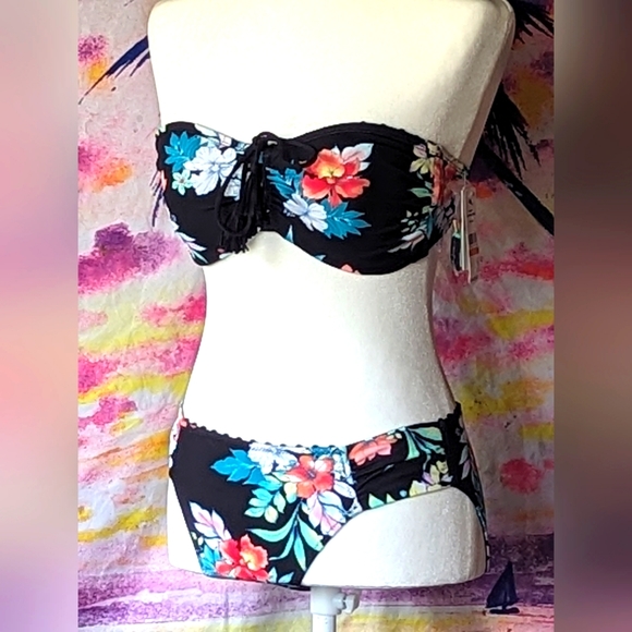 Tommy Bahama Bikini NWT SIZE S/M Multiple style/ reversible (see details below) - Picture 2 of 13